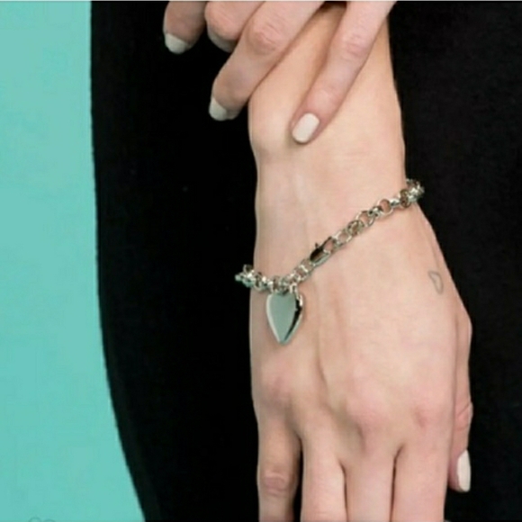 NIB! Park Lane Silver Heart Chain Link Charm Bracelet - Picture 3 of 5